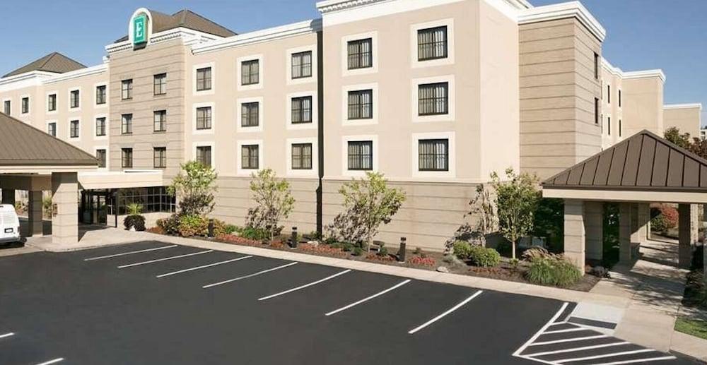 Embassy Suites Cleveland - Beachwood Exterior photo