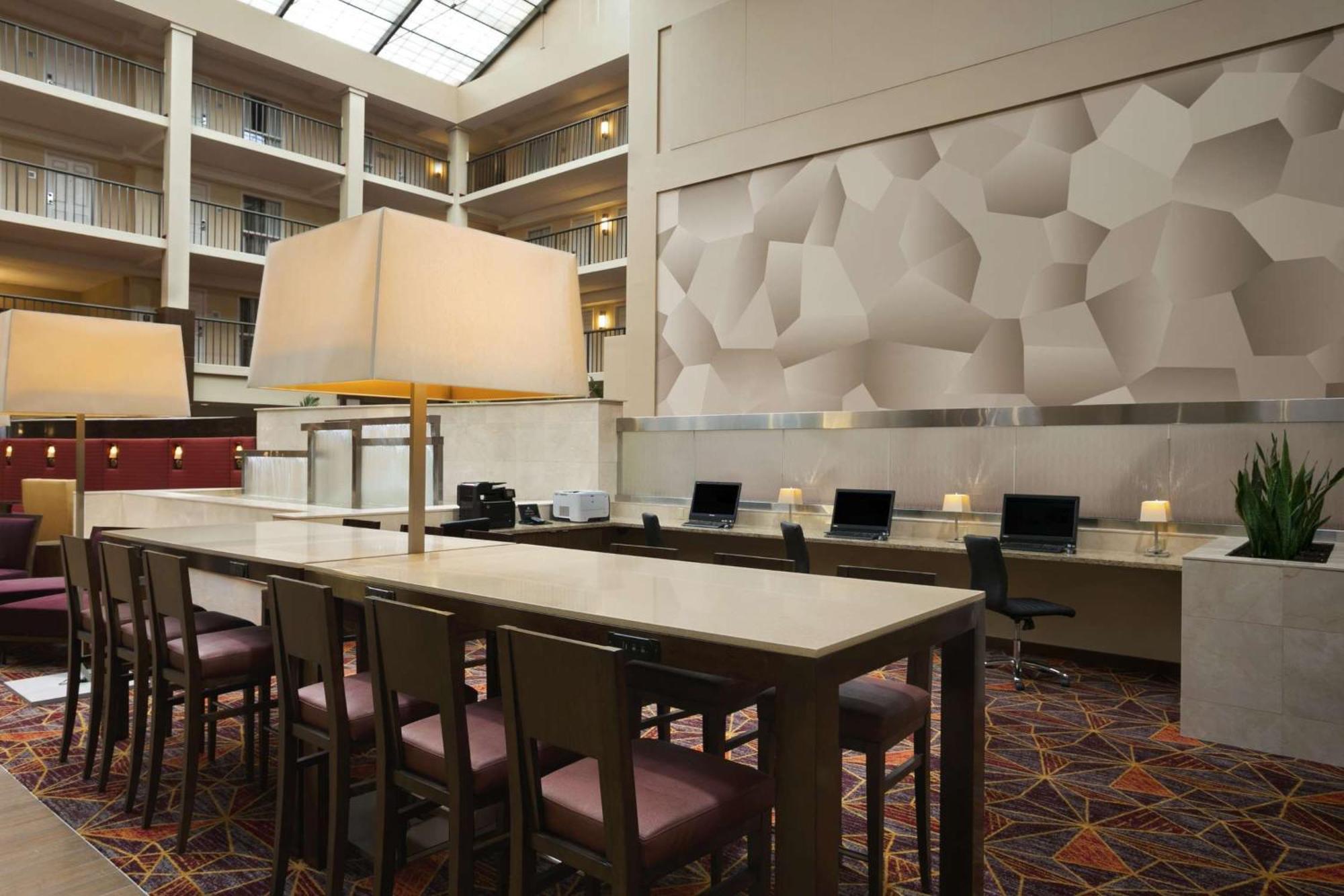 Embassy Suites Cleveland - Beachwood Exterior photo