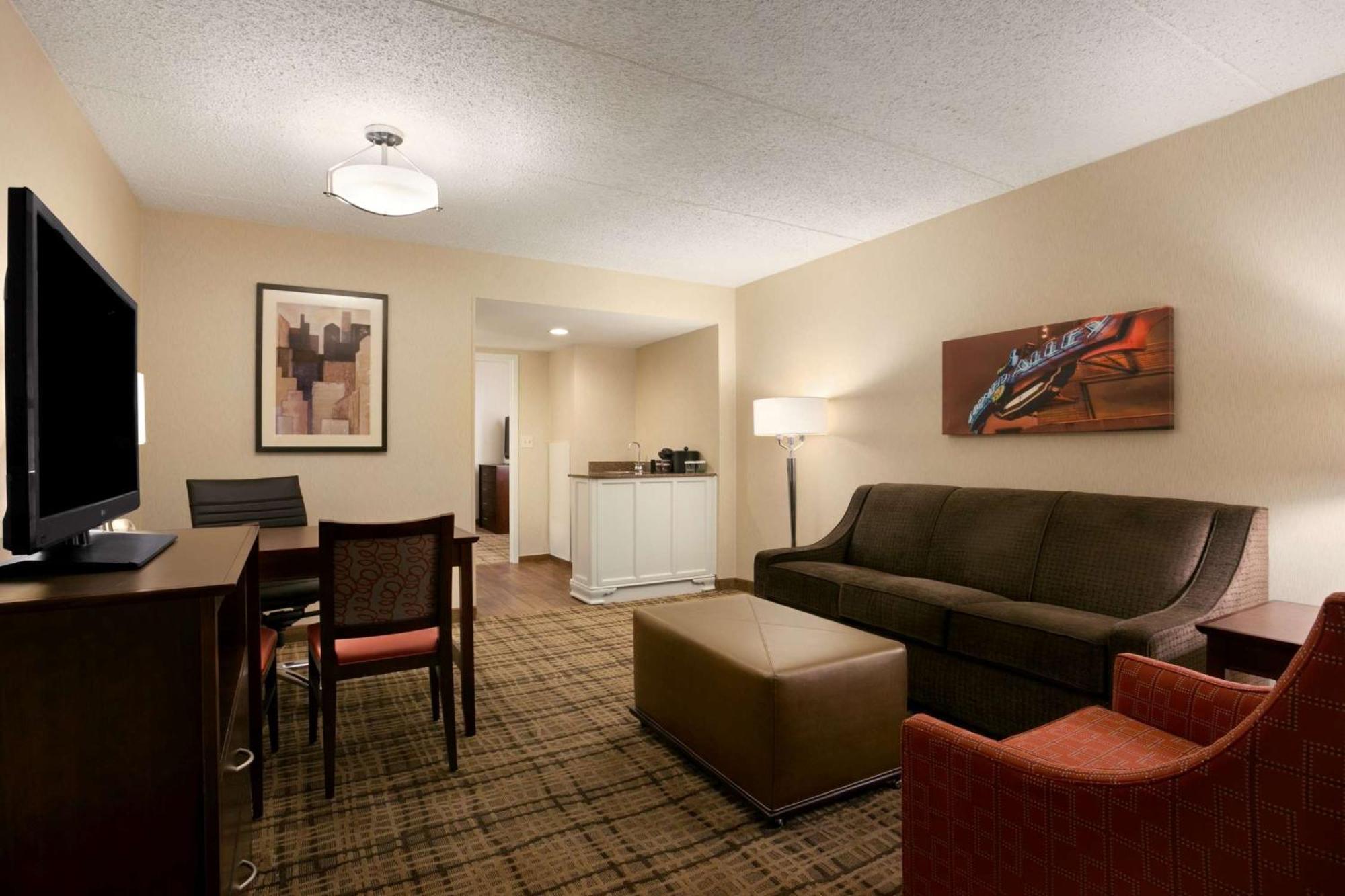 Embassy Suites Cleveland - Beachwood Exterior photo